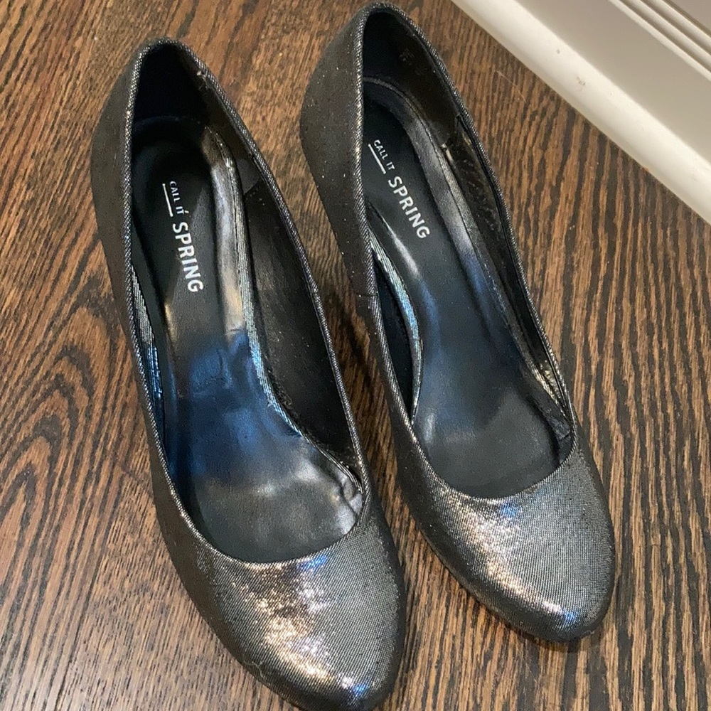 Adorable low heel